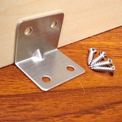 Support en forme de U en métal revêtu de poudre pour des solutions de montage personnalisées
