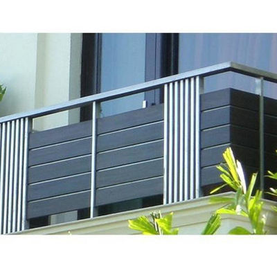 Grille en acier personnalisée pour les escaliers, le balcon et la porte