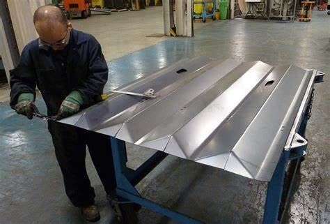 Couleur personnalisée en acier inoxydable industriel / feuille d'aluminium, étiquetage, pliage, découpe au laser, fabrication