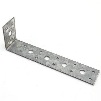 L'appareil est équipé d'un support L de construction métallique sur mesure pour les éléments de fonction de support.