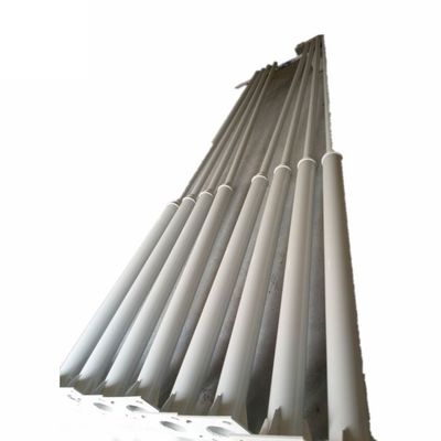 Processus de coupe à double bras en forme de Y, avec un poteau de lampe de rue à LED et un support à un seul côté