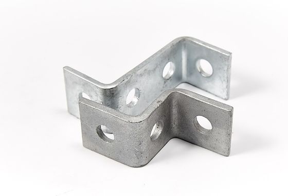 Paramètres de connexion en bois pour pièces métalliques en tôle de bois