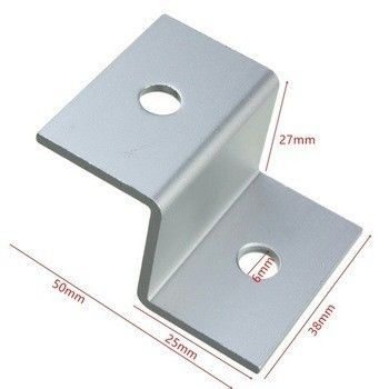 Paramètres de connexion en bois pour pièces métalliques en tôle de bois