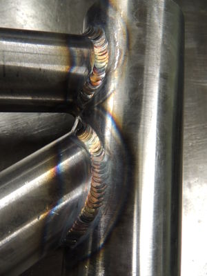 Services de soudage par découpe au laser de tubes en alliage de titane d'acier avec tolérance de 0,05 mm