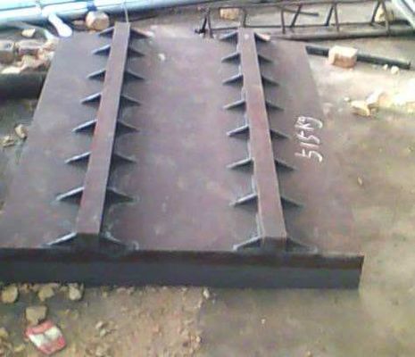 Traitement du soudage sur mesure pour les charges lourdes Structure de cadre de support mécanique de grande taille
