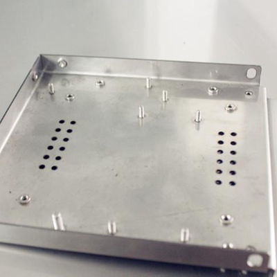 Pièces métalliques sur mesure en tôle d'estampage en aluminium en acier inoxydable pour machines industrielles