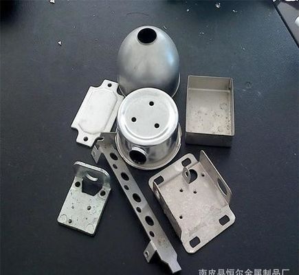 Pièces métalliques sur mesure en tôle d'estampage en aluminium en acier inoxydable pour machines industrielles