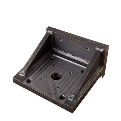 Fabrication sur mesure de tôles d'aluminium pour les travaux de coupe, de soudage, de perforation et de flexion