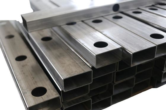 Fabrication sur mesure de tôles de soudage de tubes d'acier carrés