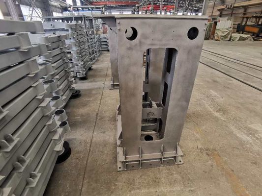 Travaux de pliage de tôles d'acier inoxydable sur mesure pour la fabrication de supports poli