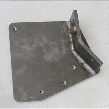 Composants de structures en acier Fabrication pour le processus de coupe des poteaux de lampes de rue