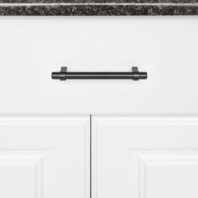 6.63 pouces en acier inoxydable barre droite armoire poignée 5 pouces trou au centre plat noir