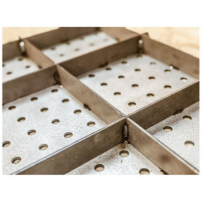 Coupe au laser de plaque d'aluminium