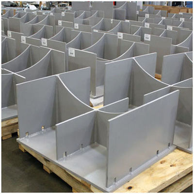 Coupe au laser de plaque d'aluminium