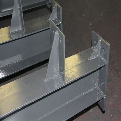 Pièces de construction de soudage de grande capacité sur mesure avec soudage et découpe laser