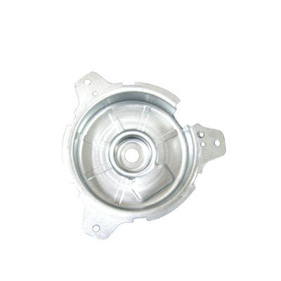 Fabrication sur mesure de tôles de métal zincées avec procédé d'estampage, de poinçonnage et de pliage