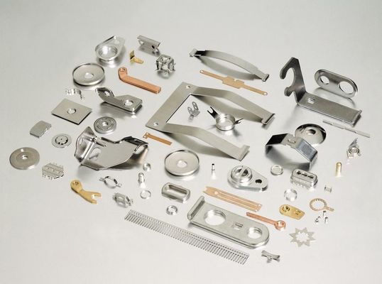 Des supports d'emboutissage en fer enduit de poudre pour accessoires et composants en tôle métallique sur mesure