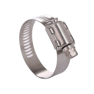 Conception parfaite non standard Conception personnalisée de l'emboutissage métallique des pinces de tuyau en acier au carbone