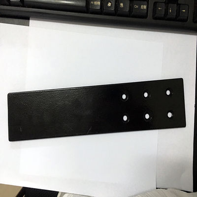 Pièces métalliques enduites d'oxyde noir Petite pince à tuyaux avec coupe laser de précision
