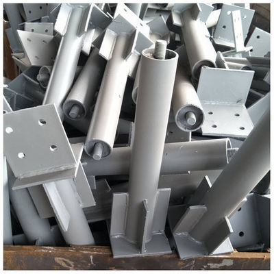 - Fabrication sur mesure de pièces d'emboutissage et de soudage en acier et en aluminium avec une tolérance de ± 1%