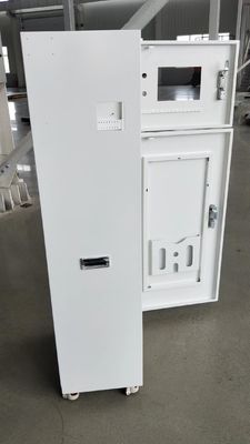 Boîte métallique avec autre structure en noir