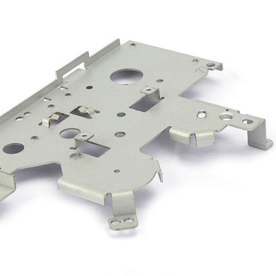 Soudage sur mesure de pièces en aluminium et en acier inoxydable pour la fabrication de tôles