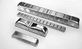 Pièces d'estampage en tôle d'aluminium revêtues d'un revêtement de puissance personnalisé pour voitures et camions