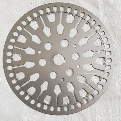 Pièces d'estampage à l'épreuve de perforation en acier à feuille d'acier, d'épaisseur de 0,4 à 3 mm