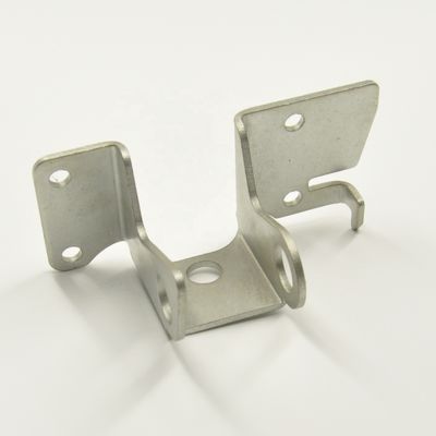 Petit support en aluminium dans une conception personnalisée pour le processus de production OEM