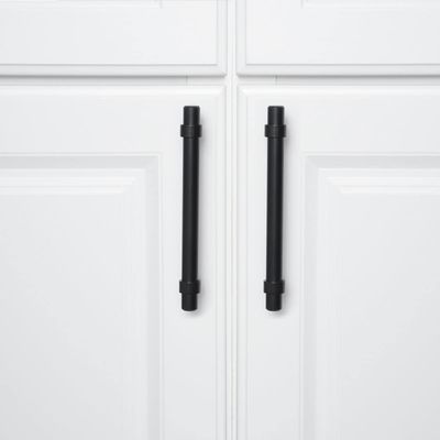 Les poignées personnalisées de l'armoire en acier inoxydable et personnalisables avec fonction d'oxydation