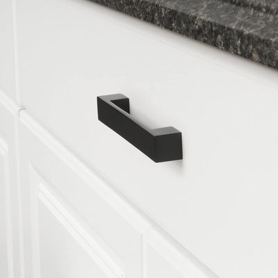 Les poignées personnalisées de l'armoire en acier inoxydable et personnalisables avec fonction d'oxydation