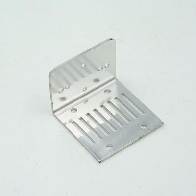 - Fabrication d'accessoires métalliques polissés pour les produits matériels sur mesure à des prix abordables