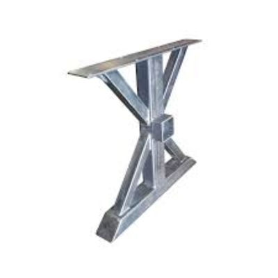 Des supports de jambes en bois personnalisés pour les opérations d'estampage de flexion dans le centre d'usinage CNC