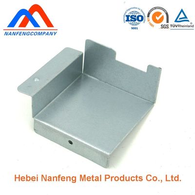 Pièces d'estampage métalliques personnalisées professionnelles pour pièces automobiles en acier revêtu de couleur naturelle