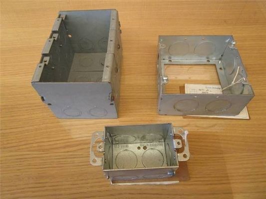 Boîte à feuilles métalliques sur mesure avec processus de formage et autre structure