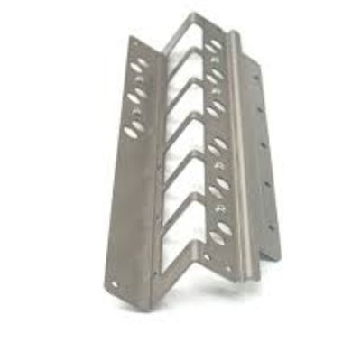 Services de fabrication de pièces d'emboutissage avec flexion et soudage Fabrication sur mesure