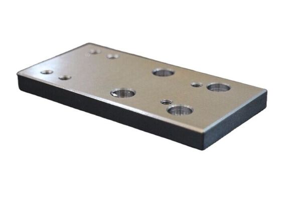 Services de soudage et de flexion de pièces d'estampage sur mesure pour les machines d'estampage des métaux